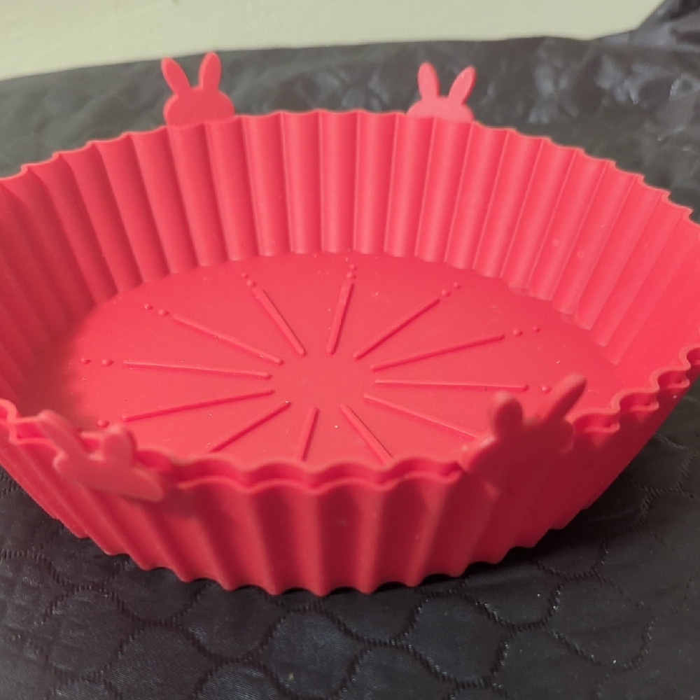 Red Silicone Bunny-Edge Air Fryer Only . Flexible Nonstick Bakeware (2) Medium